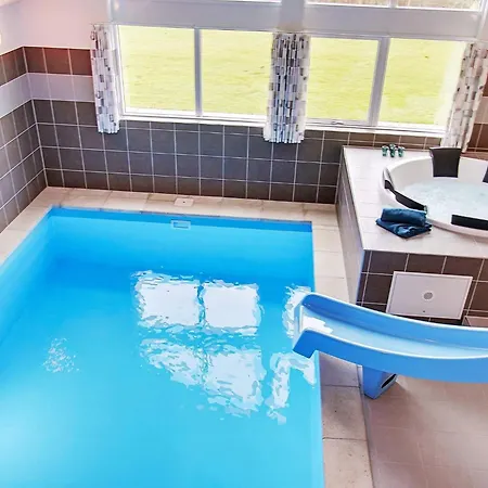 16 Person In Hasselberg