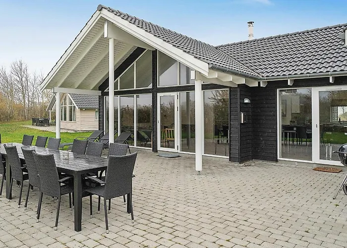 16 Person In Hasselberg